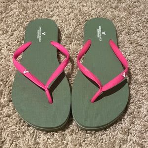 American Eagle Flip flops Size 7/8